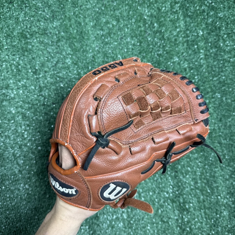 Wilson A550 Series Baseball Glove 12" RHT Brown Leather